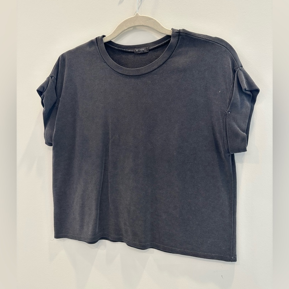 Cropped t shirt with folded sleeves
